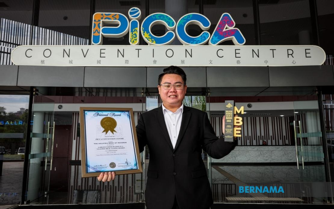 f14314001b8d54c85fe72b12b0325e3a68c019a4d4ef7